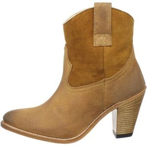 Koolaburra by UGG Maria Western Suede Ankle Cowboy Carter Heel Boot Chestnut.